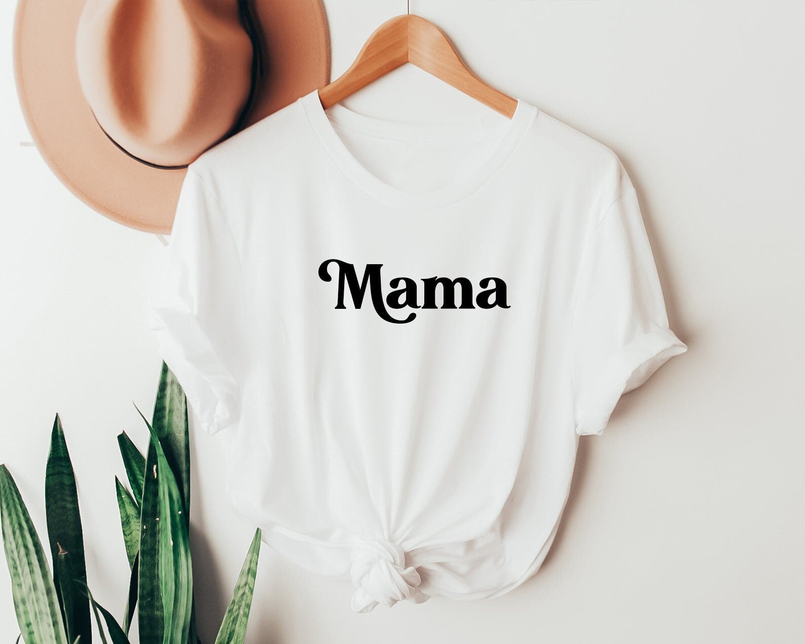 Mama T-Shirt, Retro Mom Tee, Gift for mom, New mom gift, Mom Shirt, Gift for mother, Boho Retro T-Shirt, Vintage Motherhood Shirt Mama Shirt