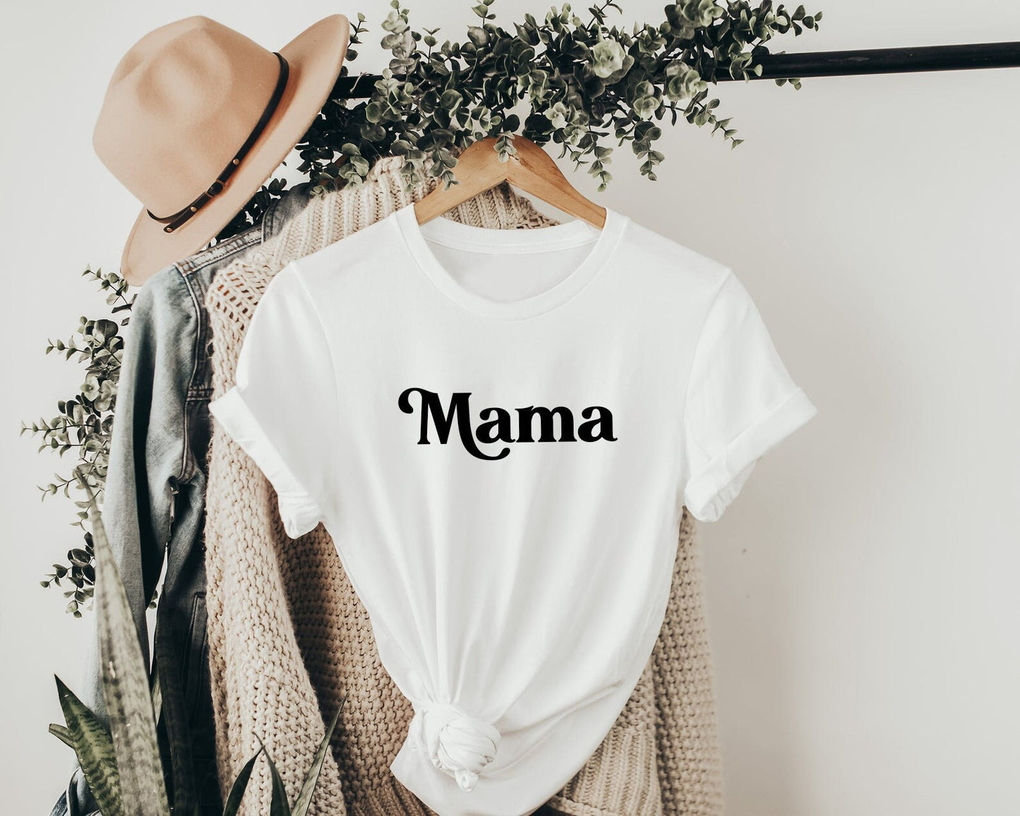 Mama T-Shirt, Retro Mom Tee, Gift for mom, New mom gift, Mom Shirt, Gift for mother, Boho Retro T-Shirt, Vintage Motherhood Shirt Mama Shirt