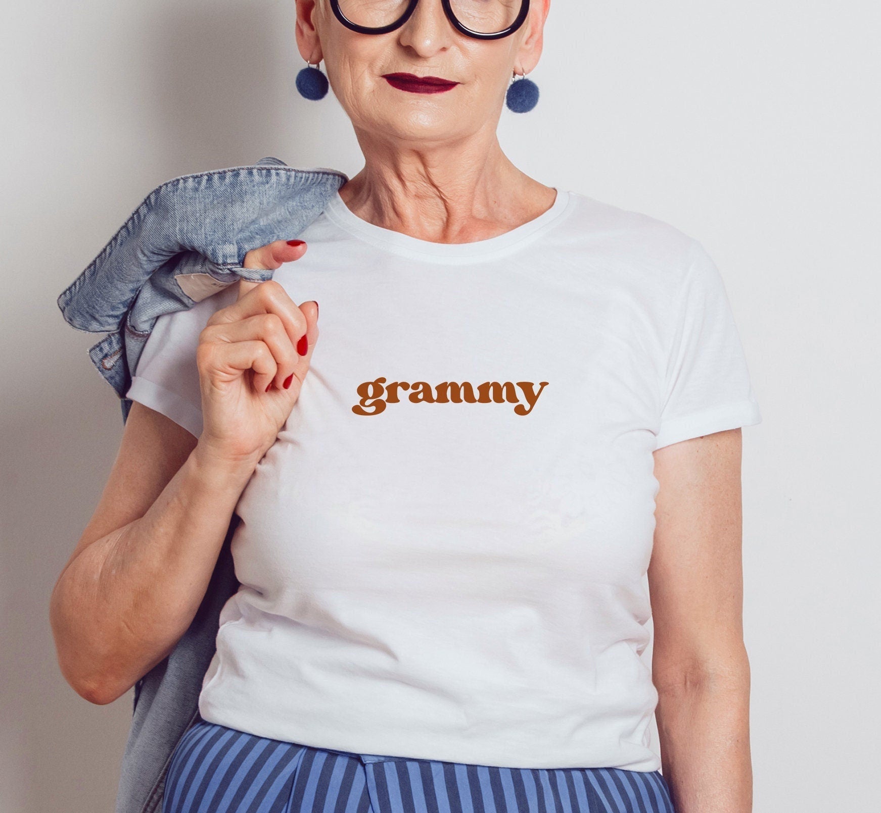 Grammy Shirt, Grammy Gifts, Shirt For Grammy, Grammy TShirt, Announcement Shirt, Retro Grammy T Shirt, Mother's Day gift for Grammy Grandma