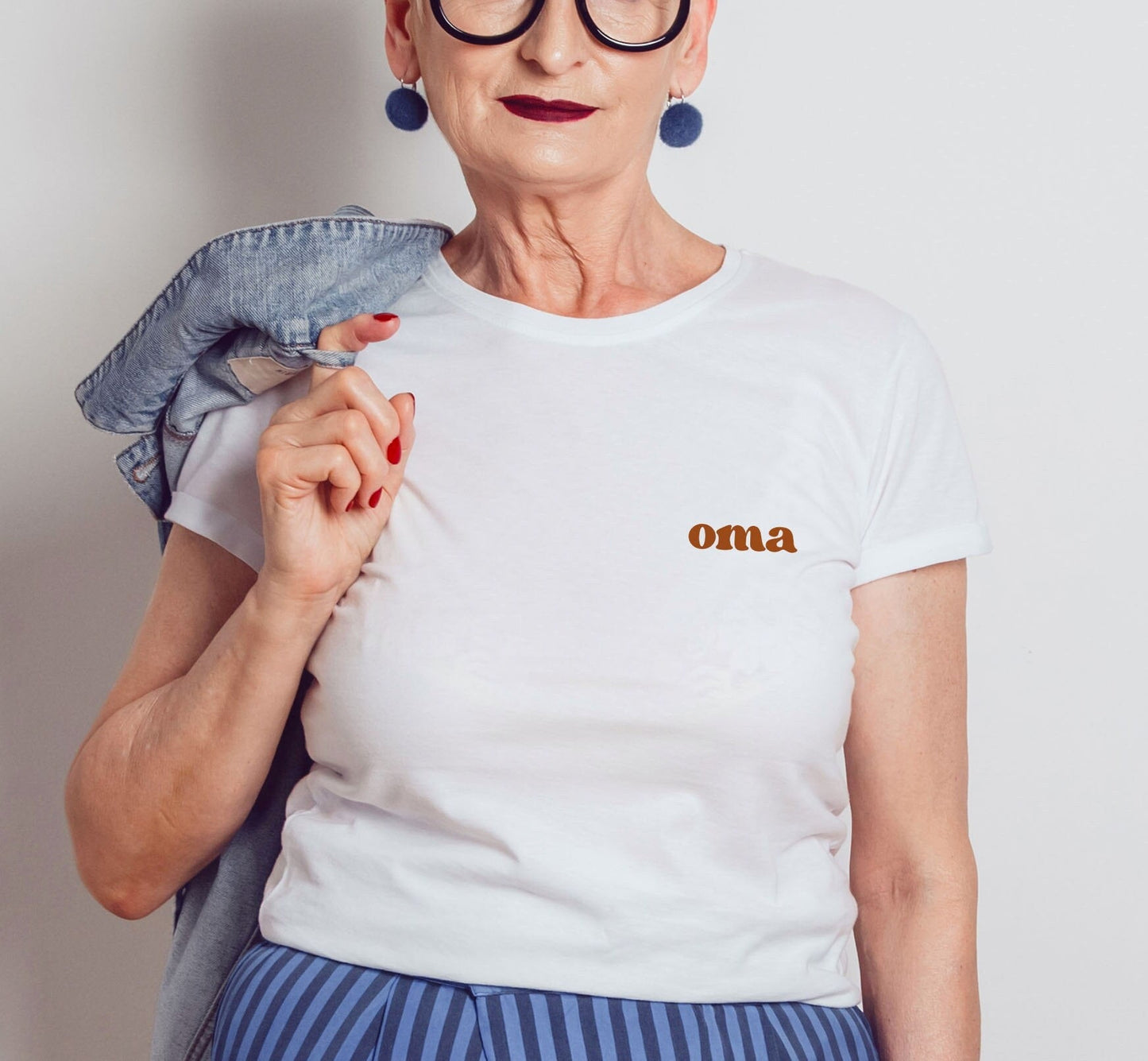 Oma Shirt, Oma Gifts, Shirt For Oma, Oma T-shirt, Announcement Shirt, Oma Tee, Pregnancy Reveal to Oma German Grandma Gift, New Grandma Gift